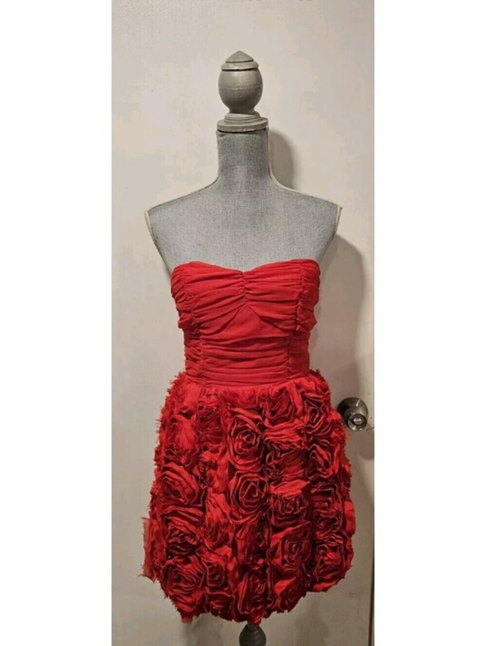 2b Bebe Small Red Rose Floral Strapless Mini Dress